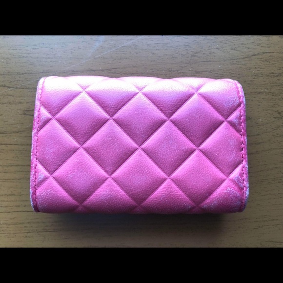 Authentic Chanel pink key holder - Picture 3 of 7